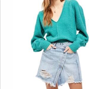 NWT! Free People Reverie V-Neck Sweater Size Medium